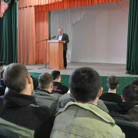 ДЛЯ ОБУЧАЮЩИХСЯ КОЛЛЕДЖА СОСТОЯЛАСЬ ВСТРЕЧА С ПРЕДСТАВИТЕЛЯМИ ДОСААФ