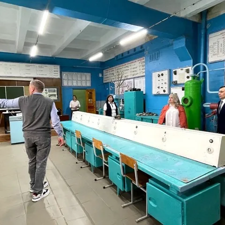 НА ДНЯХ НАШ КОЛЛЕДЖ С РАБОЧИМ ВИЗИТОМ  ПОСЕТИЛИ ЗАМЕСТИТЕЛЬ МИНИСТРА ОБРАЗОВАНИЯ И НАУКИ РЕСПУБЛИКИ БАШКОРТОСТАН КОСОЛАПОВА ИНЕССА ВАСИЛЬЕВНА И НАЧАЛЬНИК ОТДЕЛА  ПРОФЕССИОНАЛЬНОГО ОБРАЗОВАНИЯ ДАВЫДОВА ГАЛИНА МИХАЙЛОВНА