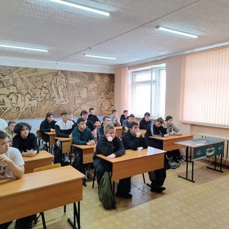 ОН ГЕНИЕМ БЛИСТАЛ В БОЮ ЛЮБОМ.