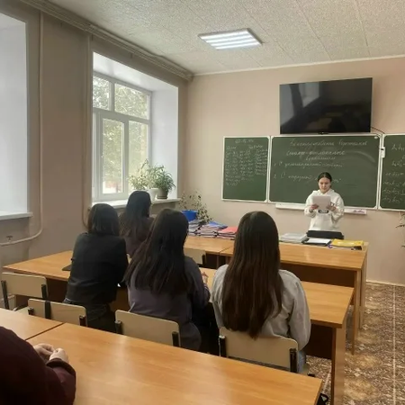 ТРАДИЦИОННАЯ УТРЕННЯЯ ЛИНЕЙКА И РАЗГОВОРЫ О ВАЖНОМ