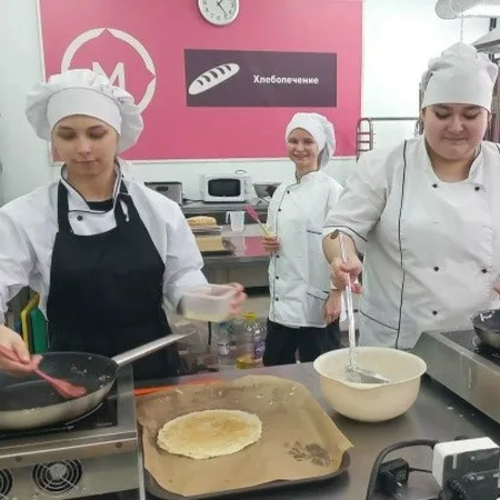 ГОТОВИЛИСЬ К МАСЛЕНИЦЕ НА СЛАВУ