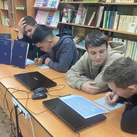 В БИБЛИОТЕКЕ КОЛЛЕДЖА ПРОШЕЛ БИБЛИОТЕЧНЫЙ УРОК