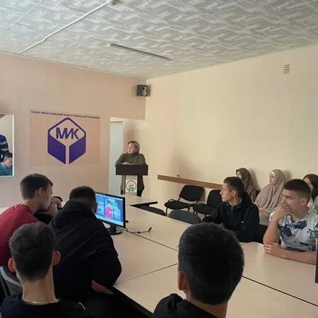 В КОЛЛЕДЖЕ ПРОШЛИ УРОКИ БЕЗОПАСНОСТИ ПО ПРАВИЛАМ ДОРОЖНОГО ДВИЖЕНИЯ